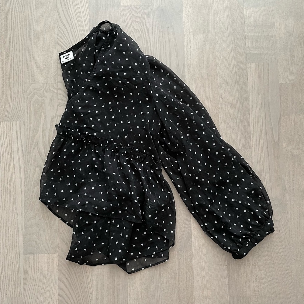 Aritzia X Sunday Best “Jinx” Polka Dot Lightweight Sheer Summery Blouse